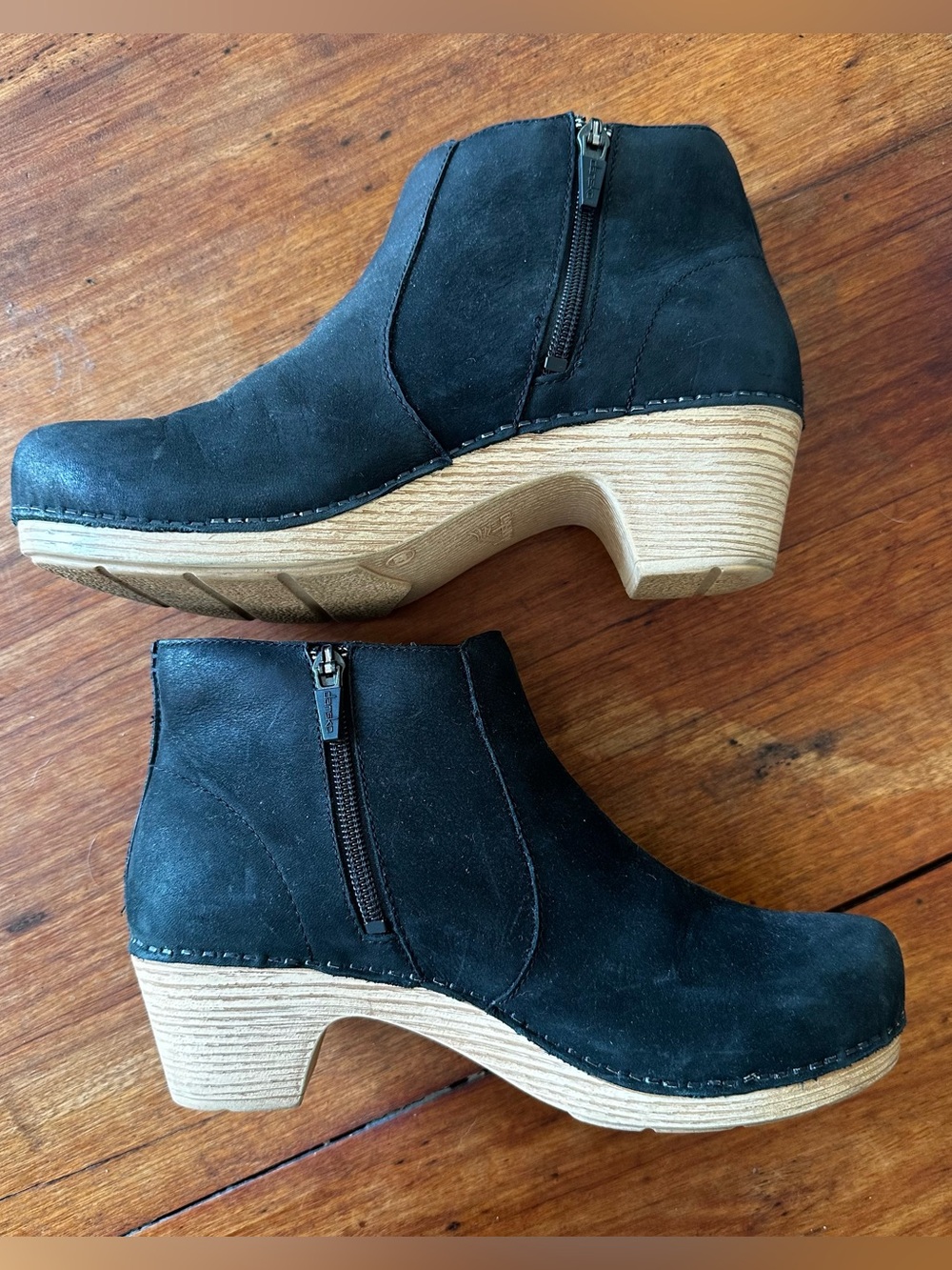 Dansko Maria Ankle Boots in Black Nubuck Leather Size 38
